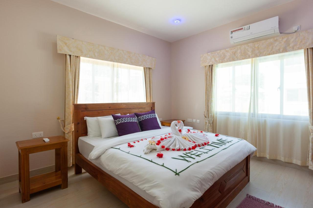 Stone Self Catering Apartment Grand Anse  Ngoại thất bức ảnh