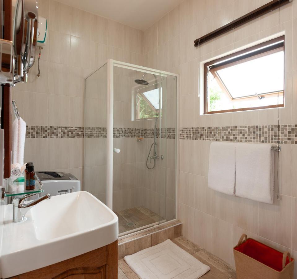 Stone Self Catering Apartment Grand Anse  Ngoại thất bức ảnh